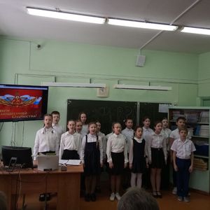 Поем вместе с семьей Гасановых  в День защитника Отечества