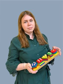 Устинова Яна Дмитриевна