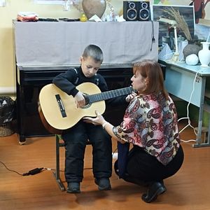 МК для малышей «Возьму гитару в руки»