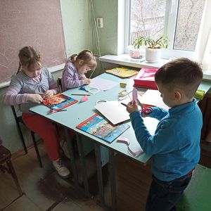 Практическое занятие "Поделка из цветного картона и бумаги "Птица"