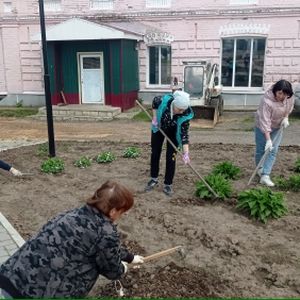 Субботник на площади с. Теньгушево