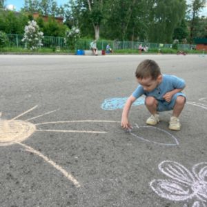 Мы рисуем на асфальте