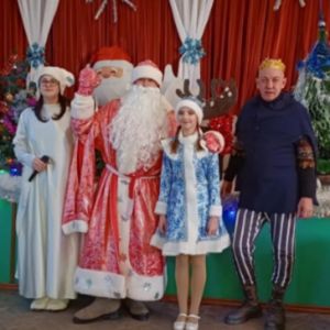 Музыкально-игровая программа "Хорошо, что каждый год, к нам приходит Новый год!"