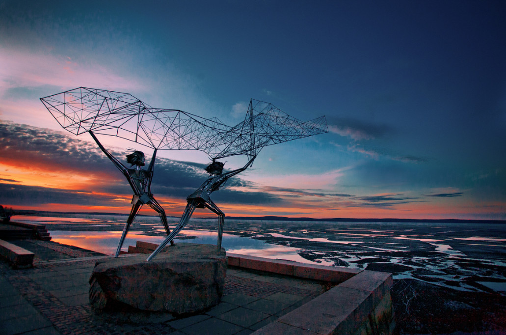 Памятник "Рыбаки" на набережной Петрозаводска