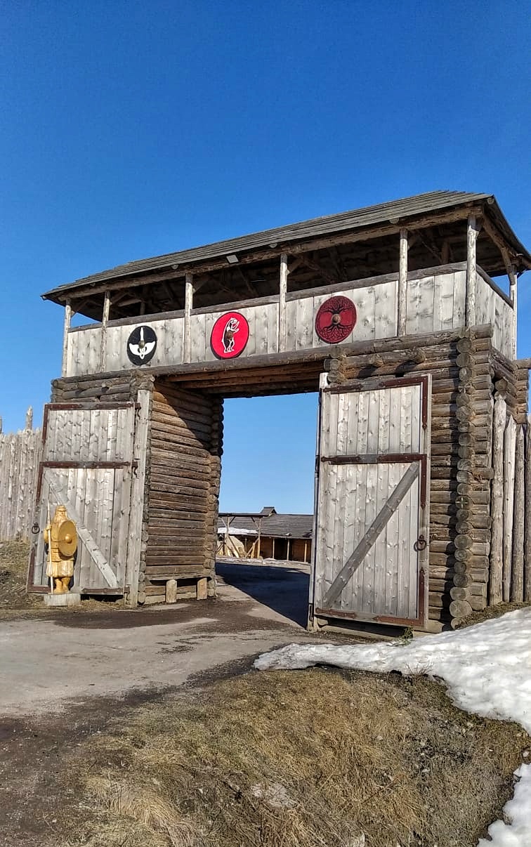 Деревня викингов - крепость Черного медведя