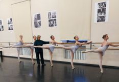 Открытый урок на тему "Подготовка (preparation) к pirouette и pirouette с V, II и IV позиций en dehors et en dedansс окончанием в V и IV позиции"