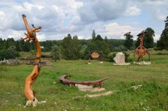 Дорожка к камню.