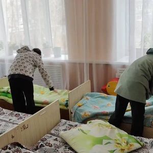 Невидимые герои уюта: как восьмиклассники открыли для себя профессию помощника воспитателя.