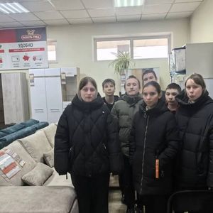 Экскурсия в мебельный магазин.