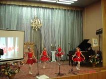 Учащиеся 2 класса эстетического отделения ДШИ №3 (преп. по ритмике Ворокова О.Ю.)