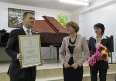 Первый заместитель Председателя Московской областной Думы Никита Чаплин поздравляет коллектив ДШИ №3 с 25-летним юбилеем Школы. (27 октября 2015)