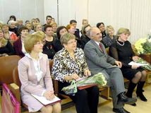 Гости на праздничном концерте. В первом ряду (справа налево): начальник отдела художественного образования Ломовцева Н.А., начальник Управления культуры Мытищинского района Шаповалов И.А., директор ДШИ №3 до 2010 г. Козлова Н.Л., директор ДШИ №3 с 2010 г.