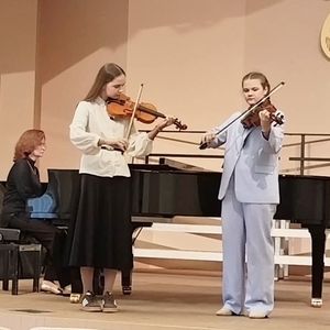 Конкурс исполнителей на струнных инструментах «Мир в миниатюре» состоялся в ЖДШИ № 1