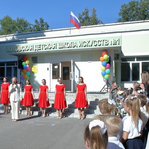 Торжественная линейка для первоклассников прошла в ЖДШИ № 1