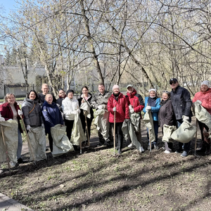 Коллектив Жуковской детской школы искусств № 1 вышел на субботник