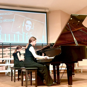 Концерт фортепианного отдела «Моцарт и Шостакович. Музыка и время» состоялся в ЖДШИ № 1