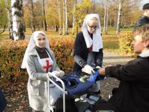  На станции студенты АОУ СПО РК «Петрозаводский базовый медицинский колледж» в исторических медицинских костюмах 