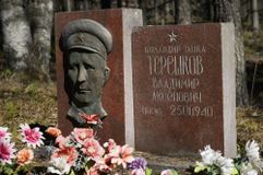 Посещение могилы командира танка В.А. Терешкова