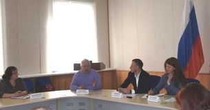 Д.А.Воронов (в центре)