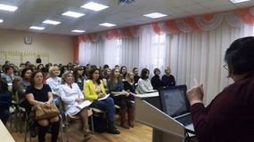 Выступает  Елена Кузьмичева