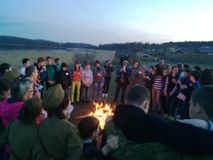 У костра дружбы