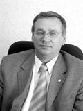 Виктор Петровч Ошаев – генеральный директор ООО «Газстрой –ДК», одного из передовых предприятий района. Под его руководством голубое топливо пришло в сотни домов дальнеконстантиновцев, а также в социальные объекты. Неоднократно избирался депутатом Земског