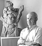 Алексей Николаевич Рыжов – скульптор, уроженец района, глубоко радел за его культурное развитие, преподнес в дар району свои многочисленные работы, они выставлены в Культурном центре, автор прозы и стихов.