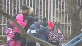 Екимова Альбина Хатимьянова на прогулке, группа "Лучики"