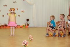 Осенний праздник в средней группе