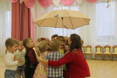 Провожаем осень во второй группе раннего возраста "Яблочки"