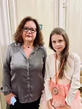 Ева с членом жюри О.А.Петровой (дочерью Андрея Петрова)