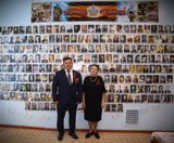 Николай Александрович Костров преподнёс интерактивную куклу «Катюша» в подарок музею Новлянской школы
