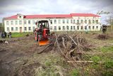 8 мая на территории города силами был проведен ряд мероприятий по наведению чистоты, порядка и обеспечению санитарной безопасности общественных пространств.