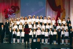 Хор эстетических классов МОУ «СОШ № 5», г. Северодвинск                                 Руководитель Шарыпова Е.А.                                                                  Концертмейстер Нерозникова О.В.