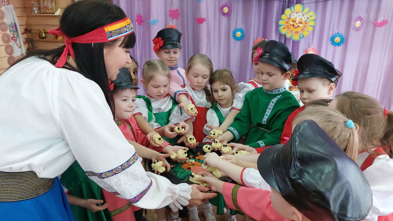 22 марта жаворонки праздник. Солнечный март вороны на ветках. Праздник сороки жаворонки. Сороки 2023. Сороки 2023.