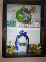 витрины, оформленные к весенним праздникам