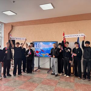 ФЛЕШМОБ В ПРЕДДВЕРИИ ДНЯ ВОССОЕДИНЕНИЯ КРЫМА С РОССИЕЙ