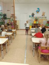 Подготовительная группа. Аня Лотонина рассказывает по фотографиям о своей семье.# "Моя семья"