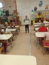 Подготовительная группа. Артём Ботин рассказывает о семейныъх традициях, досугах, праздниках, экскурсиях своей семьи.#"Моя семья"