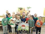 #ЧитаемВместе Коллективная работа детей средней группы по сказке В.Сутеева "Под грибом"