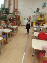 Подготовительная группа. Аня Артёмова рассказывает о буднях и праздниках своей семьи.#"Моя семья"