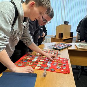 "История в орденах и медалях"