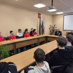 "В гостях у студентов — ветеран Афганской войны: беседа о долге и чести"