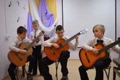 Трио гитаристов