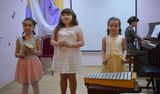 Вокальный ансамбль: Аллахвердиева Е., Панфилова В., Маслинская О. 1 класс