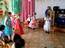 Танец "Мамины туфли"