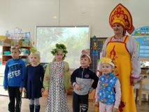 Дети читают стихи