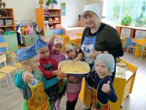  "Шарлотка с яблоками"