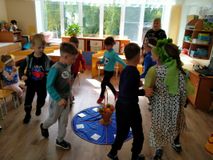 игра "Весёлая карусель"