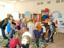 Игра "Посади яблоньку"